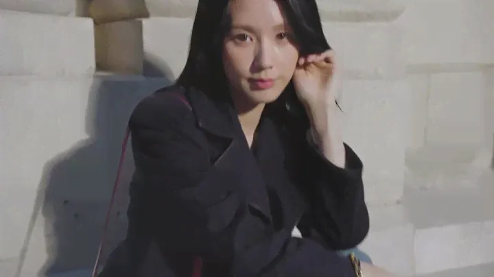 Autumn 2023 Starring Mi Yeon | Featuring Diamond Top Handle & Diamond Tilda Sling Back | Jimmy Choo